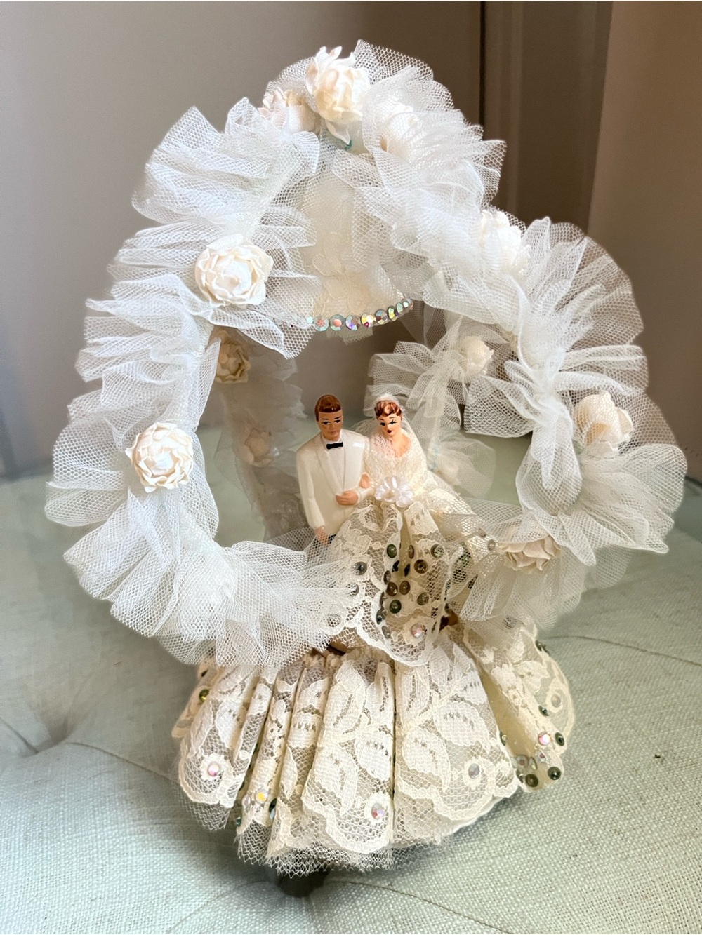 Vintage Ivory Lace Wedding Cake Topper with Tulle Arch Bride and Groom Music Box